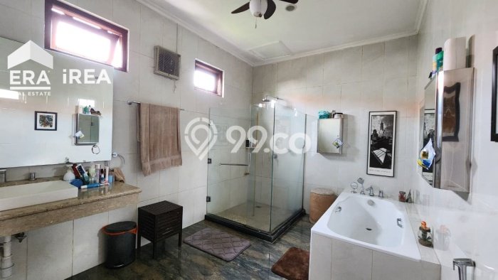 Siap Huni Rumah Mewah 7 Kamar di Solo Baru Dekat ke Mana Saja Siap Huni Rumah Mewah 7 Kamar di Solo Baru Dekat ke Mana Saja