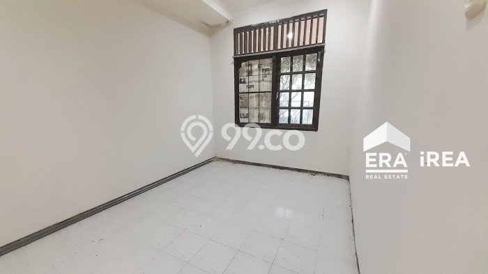 Dijual Rumah 3 Kamar Lokasi Ideal Bagus dan Strategis di Jajar Dijual Rumah 3 Kamar Lokasi Ideal Bagus dan Strategis di Jajar