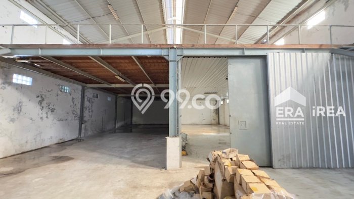 Gudang Lokasi Premium Kawasan Laweyan, Luas 800m2m², Disewakan, Area Niaga Gudang Lokasi Premium Kawasan Laweyan, Luas 800m2m², Disewakan, Area Niaga