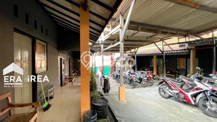 Kost Dijual di Sambi Spesifikasi 31 KT & 27 KM Kost Dijual di Sambi Spesifikasi 31 KT & 27 KM
