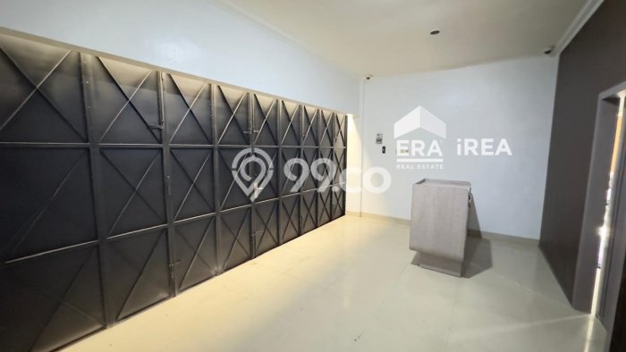 Rumah Kost untuk Dijual di Banjarsari dengan 11 KT, 12 KM, Luas 350m2 Rumah Kost untuk Dijual di Banjarsari dengan 11 KT, 12 KM, Luas 350m2