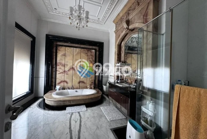 Rumah Mewah LB 1000m2 Siap Huni Desain Elegan di Pantai Indah Kapuk, Jakarta Utara Rumah Mewah LB 1000m2 Siap Huni Desain Elegan di Pantai Indah Kapuk, Jakarta Utara