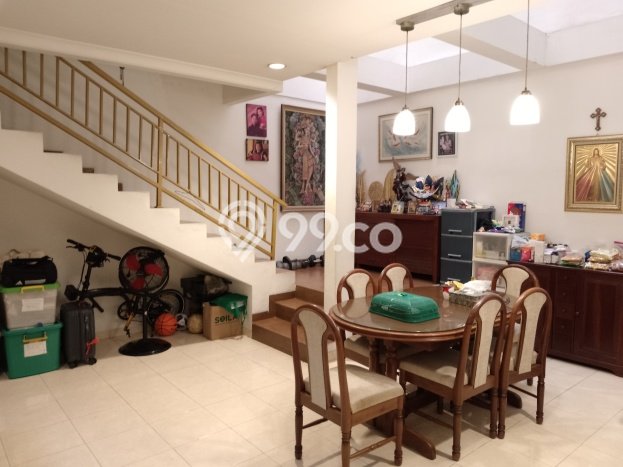 Rumah Elit Modern Tanpa Renovasi di Pulomas Jakarta Timur Rumah Elit Modern Tanpa Renovasi di Pulomas Jakarta Timur