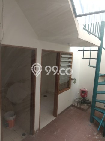 Rumah Elit Modern Tanpa Renovasi di Pulomas Jakarta Timur Rumah Elit Modern Tanpa Renovasi di Pulomas Jakarta Timur