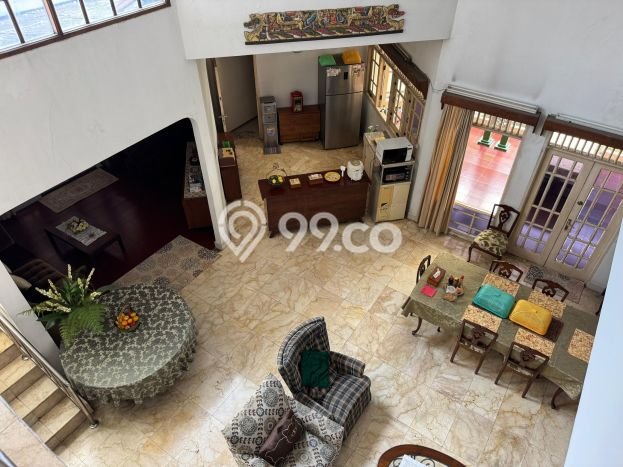 Rumah Elit Modern Tanpa Renovasi di Ragunan Jakarta Selatan Rumah Elit Modern Tanpa Renovasi di Ragunan Jakarta Selatan