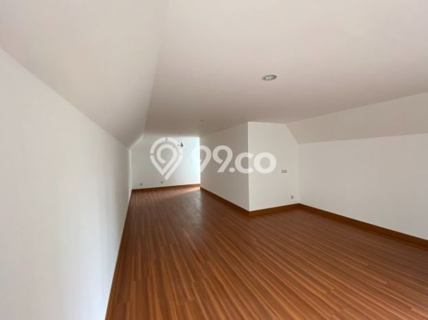 Dijual Rumah Luas Elegan Dengan View Cantik di Senayan, Jakarta Selatan Dijual Rumah Luas Elegan Dengan View Cantik di Senayan, Jakarta Selatan