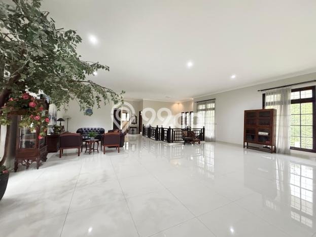 Rumah Mewah LB 900m2 Siap Huni Desain Elegan di Cinere, Jakarta Selatan Rumah Mewah LB 900m2 Siap Huni Desain Elegan di Cinere, Jakarta Selatan