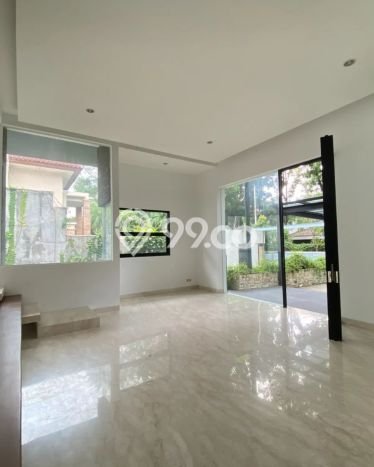 Dijual Rumah Luas Elegan Dengan View Cantik di Senayan, Jakarta Selatan Dijual Rumah Luas Elegan Dengan View Cantik di Senayan, Jakarta Selatan