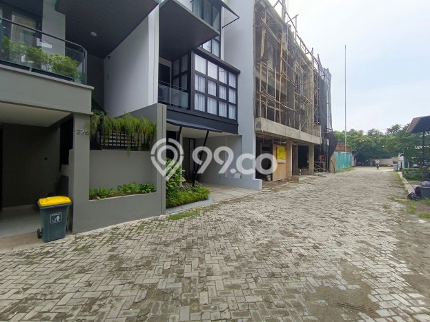 Siap Huni Rumah Mewah 4 Kamar di Cilandak Dekat ke Mana Pun Siap Huni Rumah Mewah 4 Kamar di Cilandak Dekat ke Mana Pun
