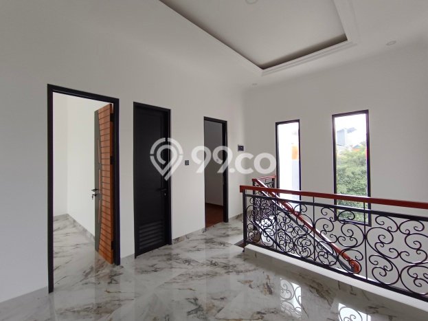 Jual Rumah Luas Elegan Dengan View Cantik di Lenteng Agung, Jakarta Selatan Jual Rumah Luas Elegan Dengan View Cantik di Lenteng Agung, Jakarta Selatan