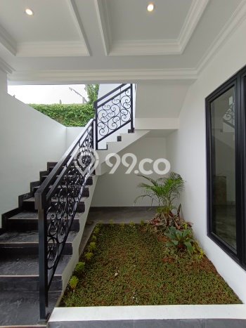 Jual Rumah Luas Elegan Dengan View Cantik di Lenteng Agung, Jakarta Selatan Jual Rumah Luas Elegan Dengan View Cantik di Lenteng Agung, Jakarta Selatan