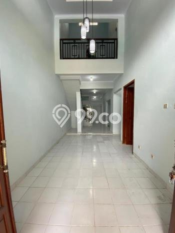 Rumah Luas Asri 3 KT Siap Huni di Taman Royal Tangerang Rumah Luas Asri 3 KT Siap Huni di Taman Royal Tangerang