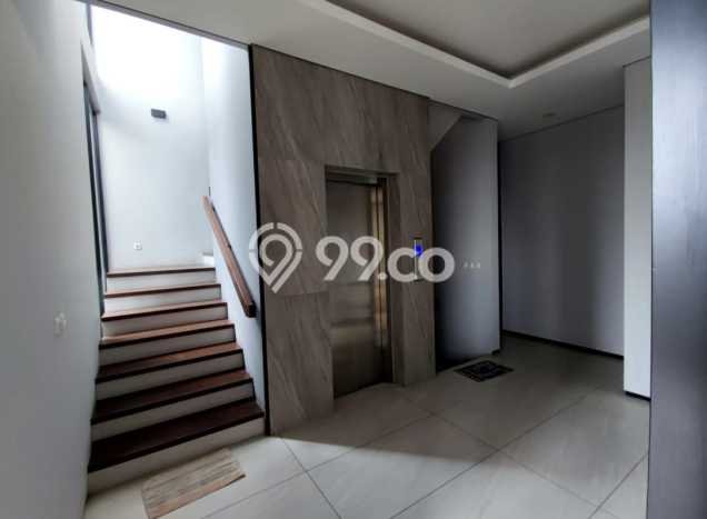 For Sale! Luxury House LT 320m2 Desain Elegan di Pulomas For Sale! Luxury House LT 320m2 Desain Elegan di Pulomas