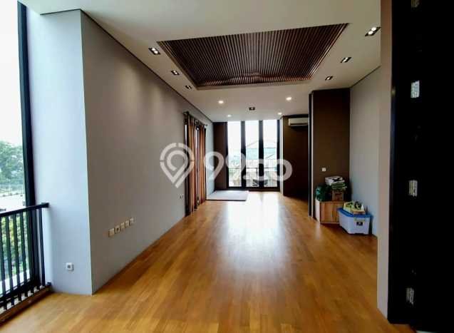 For Sale! Luxury House LT 320m2 Desain Elegan di Pulomas For Sale! Luxury House LT 320m2 Desain Elegan di Pulomas