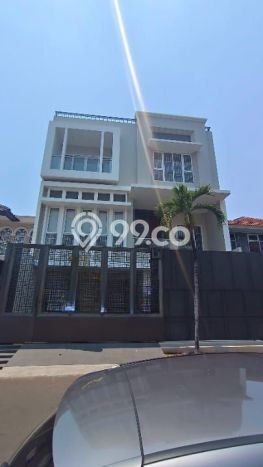 Siap Huni Rumah Mewah 5 Kamar di Kelapa Gading Dekat ke Mana Pun Siap Huni Rumah Mewah 5 Kamar di Kelapa Gading Dekat ke Mana Pun