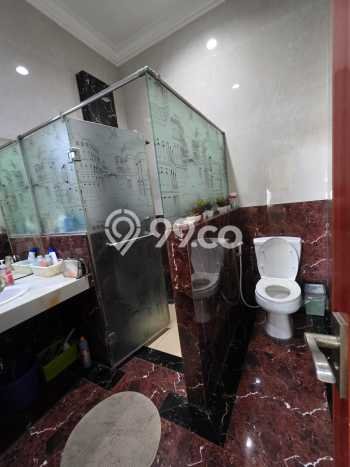 Siap Huni Rumah Mewah 5 Kamar di Kelapa Gading Dekat ke Mana Pun Siap Huni Rumah Mewah 5 Kamar di Kelapa Gading Dekat ke Mana Pun