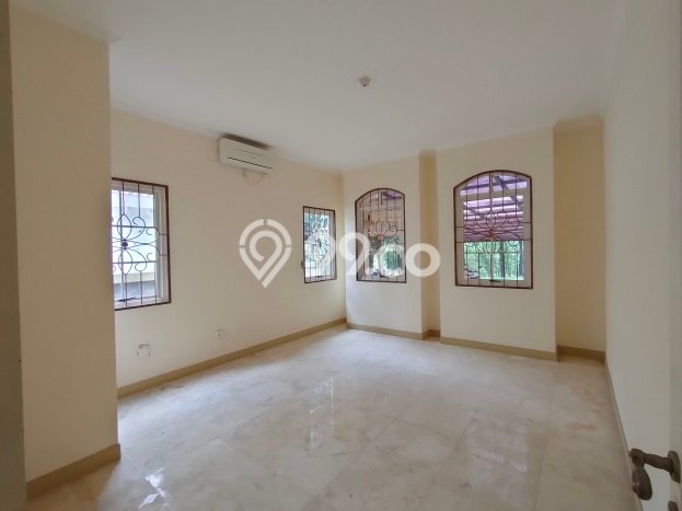 Ready to Use! Premium House LT 468m2 Desain Elegan di Sentul City Ready to Use! Premium House LT 468m2 Desain Elegan di Sentul City