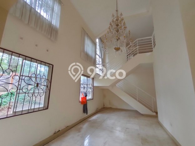 Ready to Use! Premium House LT 468m2 Desain Elegan di Sentul City Ready to Use! Premium House LT 468m2 Desain Elegan di Sentul City