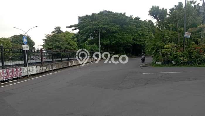 Rumah Mewah Akses Mudah di Surabaya Rumah Mewah Akses Mudah di Surabaya