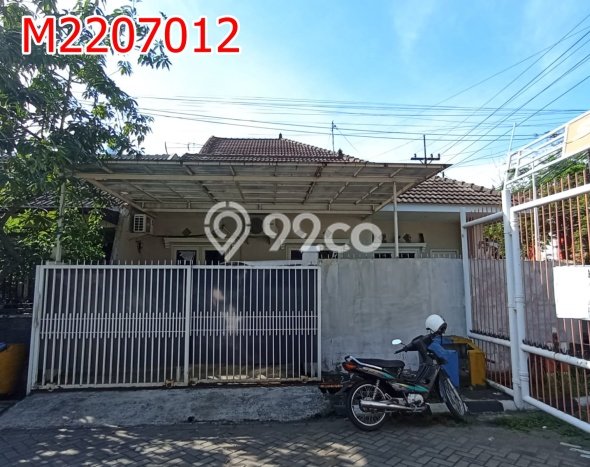 Ready to Use! Premium House LT 198m2 Desain Modern di Raya Darmo Ready to Use! Premium House LT 198m2 Desain Modern di Raya Darmo