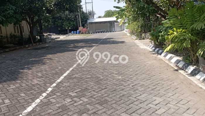 Jual Rumah 4 KT di Jambangan, Surabaya - LT 300m2m² Jual Rumah 4 KT di Jambangan, Surabaya - LT 300m2m²