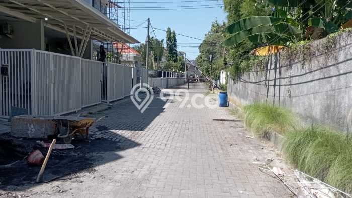 Hunian Nyaman Asri 4 KT Siap Pakai di Manyar Surabaya Hunian Nyaman Asri 4 KT Siap Pakai di Manyar Surabaya