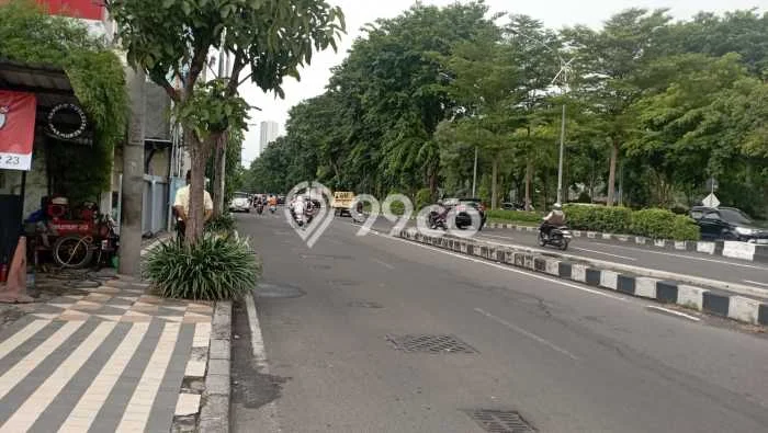 Rumah Mewah Akses Mudah di Surabaya Rumah Mewah Akses Mudah di Surabaya
