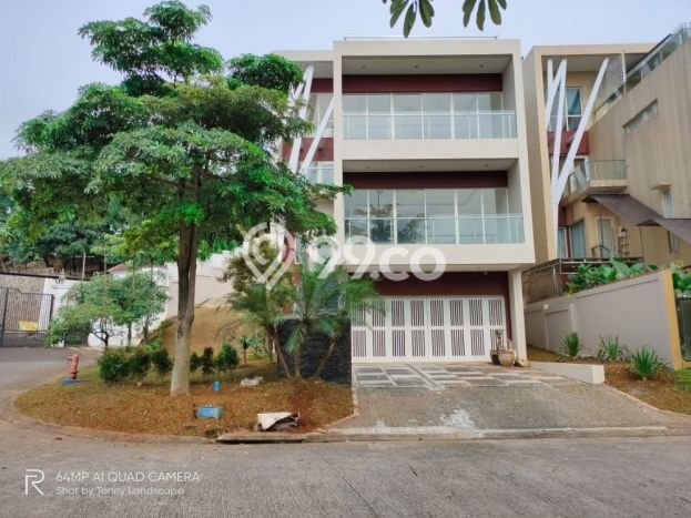 Rumah Mewah LB 300m2 Siap Pakai Desain Elegan di Sentul City, Bogor Rumah Mewah LB 300m2 Siap Pakai Desain Elegan di Sentul City, Bogor