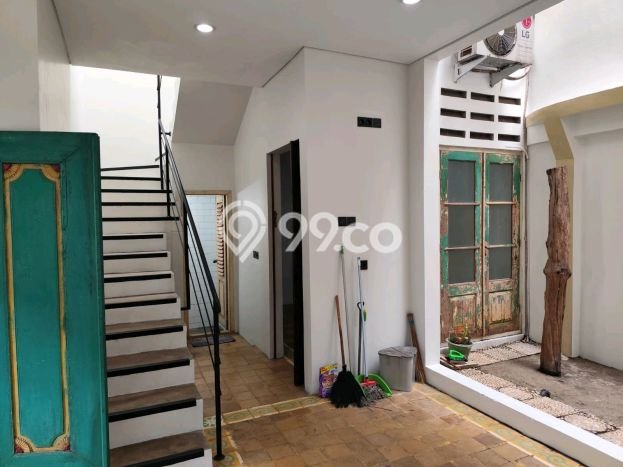 Hunian Cantik Minimalis Lb 100m2 di Kebayoran Lama, Jakarta Selatan Hunian Cantik Minimalis Lb 100m2 di Kebayoran Lama, Jakarta Selatan