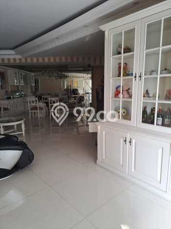 Apartemen Strategis 146m2 di S Parman Jakarta Barat 3 KT Apartemen Strategis 146m2 di S Parman Jakarta Barat 3 KT