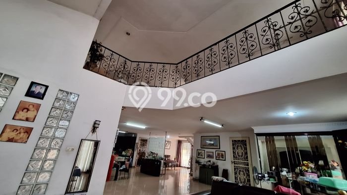 Rumah Elit Modern Tanpa Renovasi di Grogol Jakarta Barat Rumah Elit Modern Tanpa Renovasi di Grogol Jakarta Barat