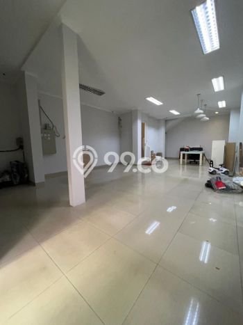 Ruko Dijual di Jakarta Barat LT 140m2 & LB 300m2 Lokasi Terbaik! Ruko Dijual di Jakarta Barat LT 140m2 & LB 300m2 Lokasi Terbaik!