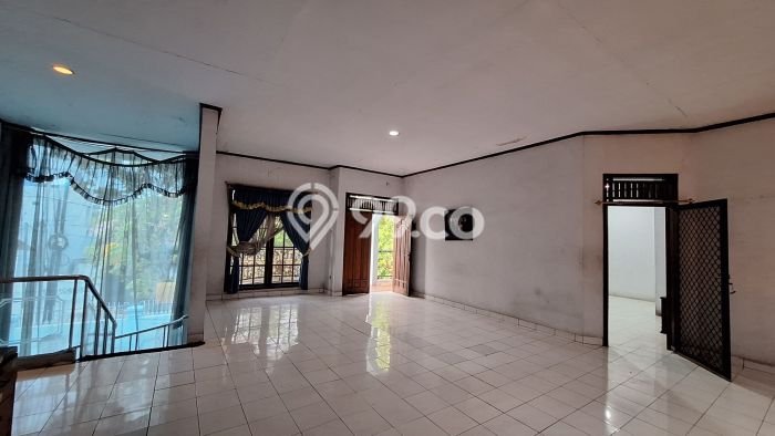 Ready to Use! Luxury House LT 333m2 Desain Modern di Angke Ready to Use! Luxury House LT 333m2 Desain Modern di Angke