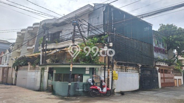 Rumah Elit Modern Tanpa Renovasi di Duri Kepa Jakarta Barat Rumah Elit Modern Tanpa Renovasi di Duri Kepa Jakarta Barat