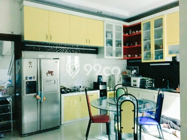 Rumah Menguntungkan di Pusat Kota Tlaga Bodas, Semarang - 5 Kamar Tidur Rumah Menguntungkan di Pusat Kota Tlaga Bodas, Semarang - 5 Kamar Tidur