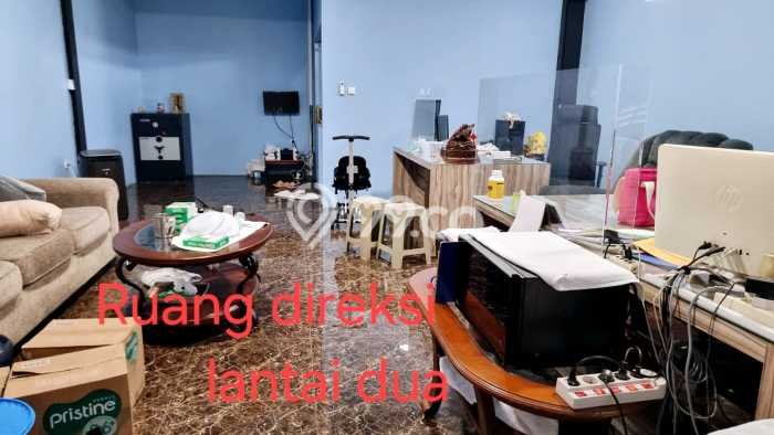 Unit Gudang Dijual di Genuk Semarang Luas Tanah 2168m2, Luas Bangunan 3000m2 Unit Gudang Dijual di Genuk Semarang Luas Tanah 2168m2, Luas Bangunan 3000m2