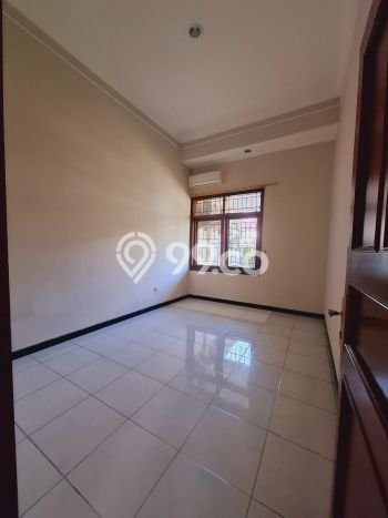 Disewakan Rumah Murah di Semeru Semarang dengan 3 Kamar Tidur Disewakan Rumah Murah di Semeru Semarang dengan 3 Kamar Tidur