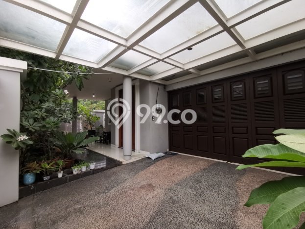 Rumah Eksklusif Siap Huni LT 373m2 di Menteng, Jakarta Pusat Rumah Eksklusif Siap Huni LT 373m2 di Menteng, Jakarta Pusat