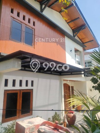 Disewakan! Rumah 5 Kamar Tidur &
4 Kamar Mandi di Kayu Putih, Jakarta Timur Disewakan! Rumah 5 Kamar Tidur &
4 Kamar Mandi di Kayu Putih, Jakarta Timur