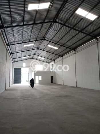 LOKASI STRATEGIS! Gudang Kawasan Porong, Luas 432m2m², Area Komersial, Jalan Utama LOKASI STRATEGIS! Gudang Kawasan Porong, Luas 432m2m², Area Komersial, Jalan Utama