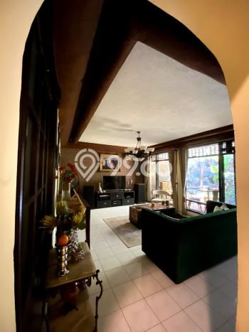 Jual Rumah Mewah Megah Dengan View Eksklusif di Kalisari, Surabaya Jual Rumah Mewah Megah Dengan View Eksklusif di Kalisari, Surabaya