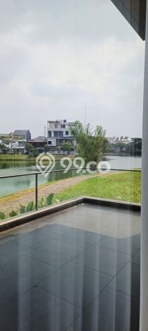 Jual Rumah Luas Megah Dengan View Cantik di Green Lake City, Jakarta Barat Jual Rumah Luas Megah Dengan View Cantik di Green Lake City, Jakarta Barat