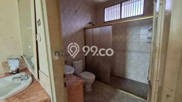 Rumah Mewah LB 260m2 Siap Pakai Desain Elegan di Bojong Indah, Jakarta Barat Rumah Mewah LB 260m2 Siap Pakai Desain Elegan di Bojong Indah, Jakarta Barat