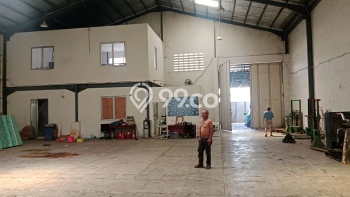 Disewakan Gudang komersial di Cipondoh luas bangunan 600m2 Disewakan Gudang komersial di Cipondoh luas bangunan 600m2