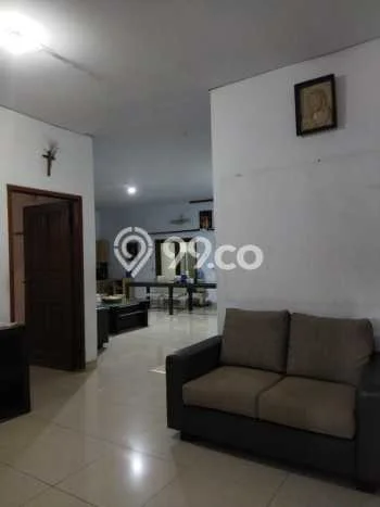 Dijual Rumah Luas Elegan Dengan View Eksklusif di Tomang, Jakarta Barat Dijual Rumah Luas Elegan Dengan View Eksklusif di Tomang, Jakarta Barat