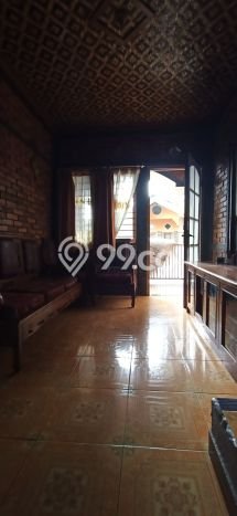 Disewakan! Rumah 5 Kamar Tidur &
3 Kamar Mandi di Ciumbuleuit, Bandung Disewakan! Rumah 5 Kamar Tidur &
3 Kamar Mandi di Ciumbuleuit, Bandung