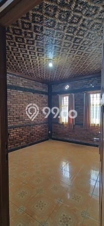 Disewakan! Rumah 5 Kamar Tidur &
3 Kamar Mandi di Ciumbuleuit, Bandung Disewakan! Rumah 5 Kamar Tidur &
3 Kamar Mandi di Ciumbuleuit, Bandung