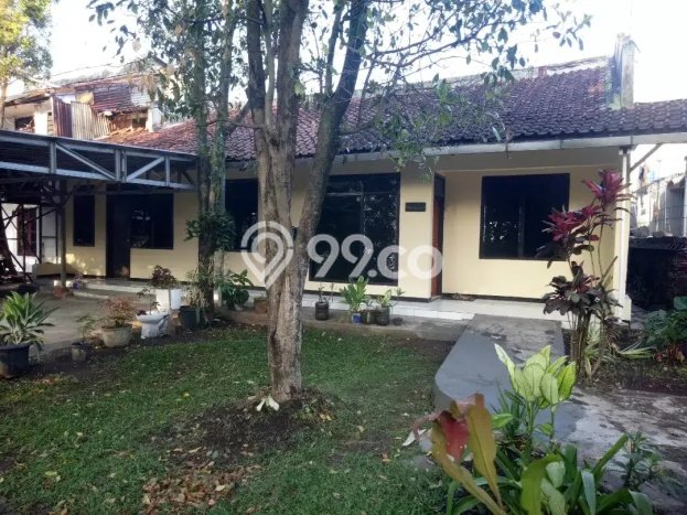 UNIT LANGKA! Rumah di Surya Sumantri, 2 KT, View Kota, Luas 350m² LB 60m² UNIT LANGKA! Rumah di Surya Sumantri, 2 KT, View Kota, Luas 350m² LB 60m²