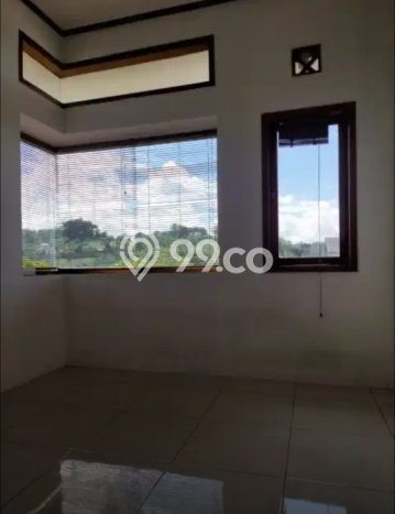 Rumah Asri di Cidadap, 2 KM, Lingkungan Strategis, LT 100m² LB 160m² Rumah Asri di Cidadap, 2 KM, Lingkungan Strategis, LT 100m² LB 160m²