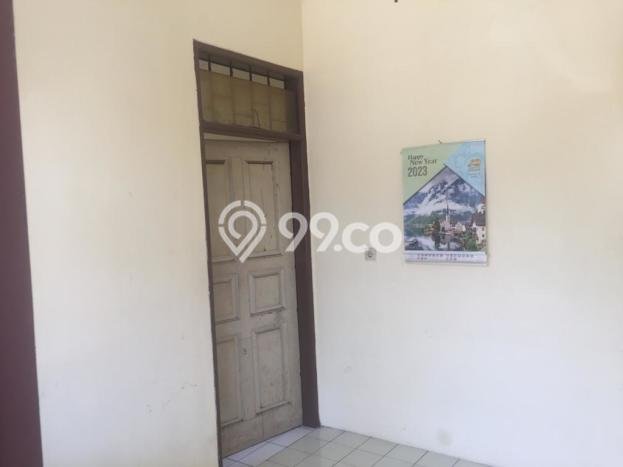 Rumah di Taman Kopo Indah, Akses ke Fasilitas, LT 200m² Rumah di Taman Kopo Indah, Akses ke Fasilitas, LT 200m²